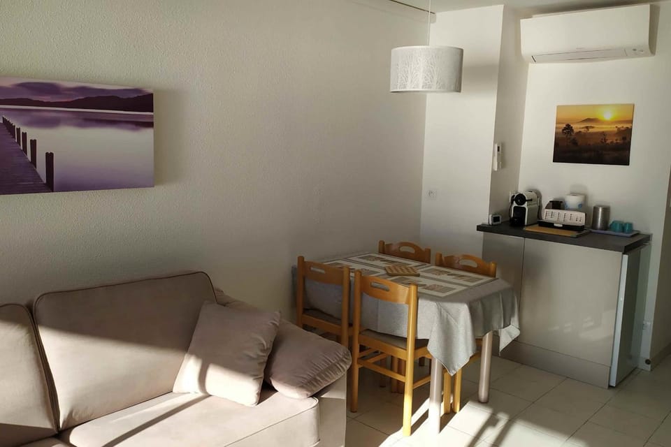 Nice Apartment With Sea View And Balcony Apartment in Cannes