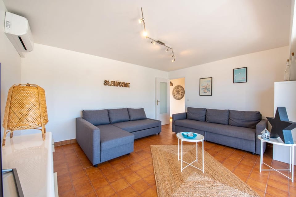 Apt With Pool 10 Min From The Beach Apartment in Sainte-Maxime