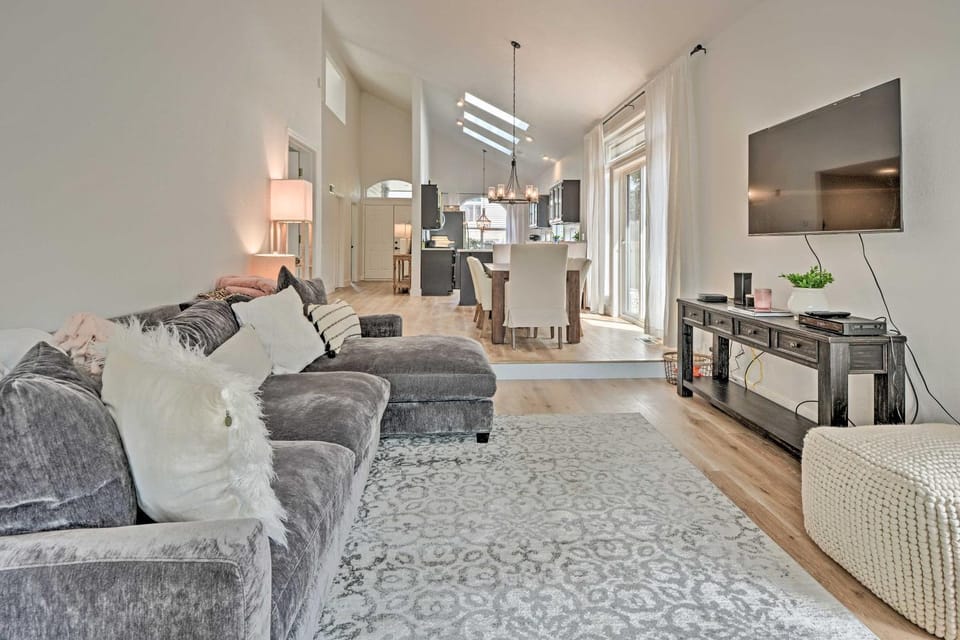 1 Mi to Drinks and Dining Getaway in Grants Pass House in Grants Pass