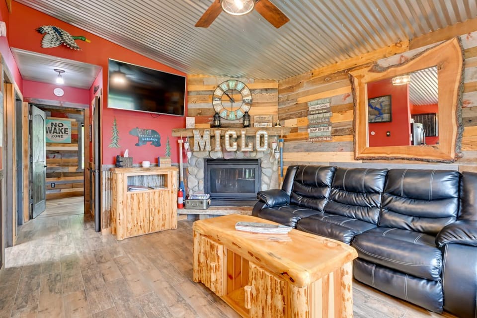 Lakeside Cabin w/ Fire Pit: Near Pine Point Park! Cabin in Wisconsin