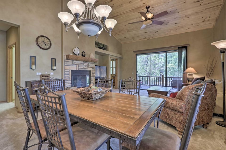 4 Mi to Fool Hollow Lake: Cabin w/ Tranquil Deck Cabin in Show Low