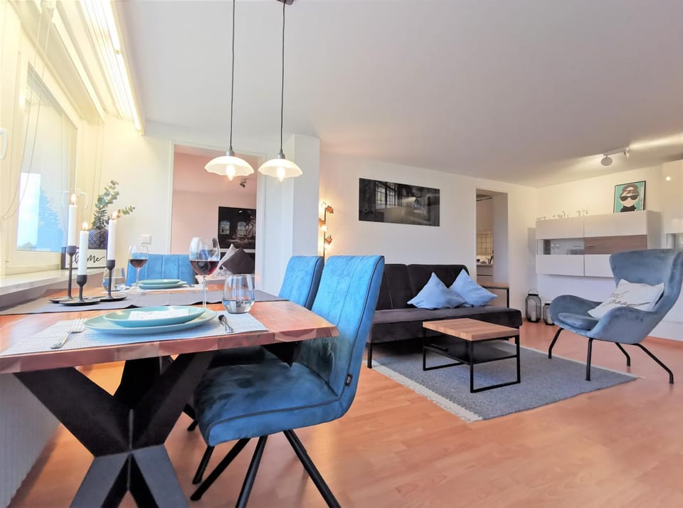 Living room, Food