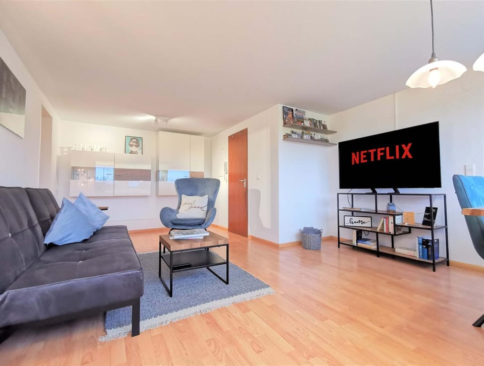 Living room, Food