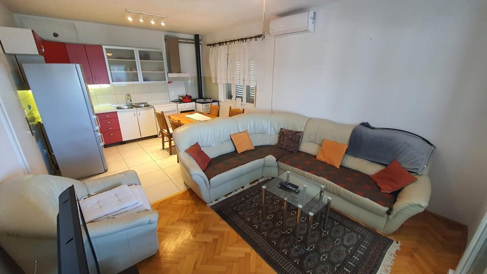 Living room, Photo of the whole room, Seating area