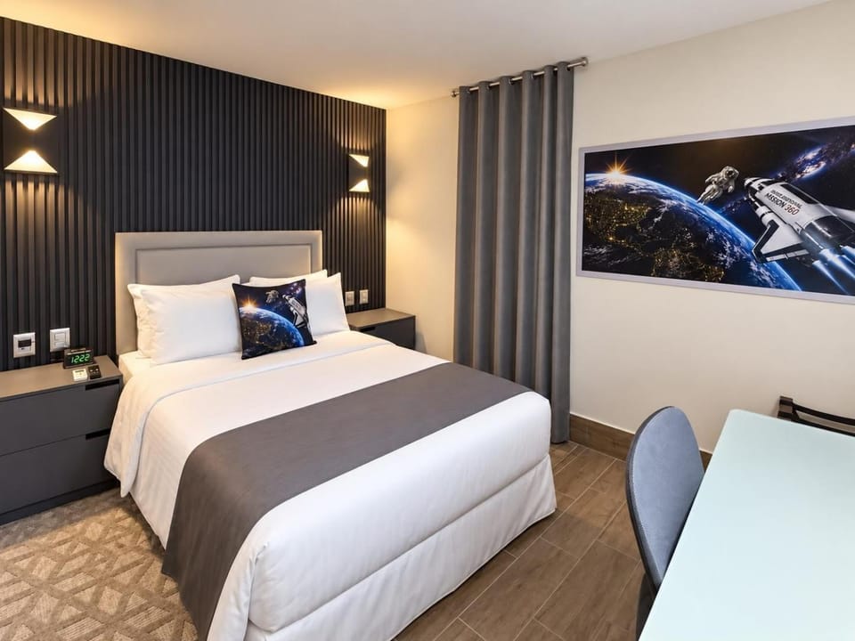 Bedroom, hair dryier, air conditioner