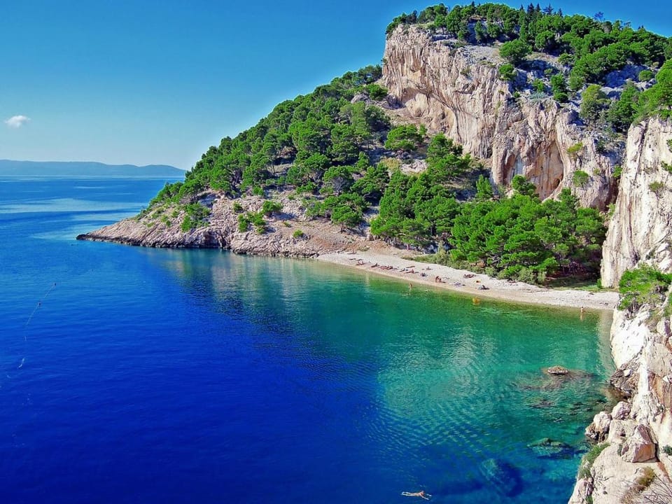 Nearby landmark, Natural landscape, Beach, Hiking