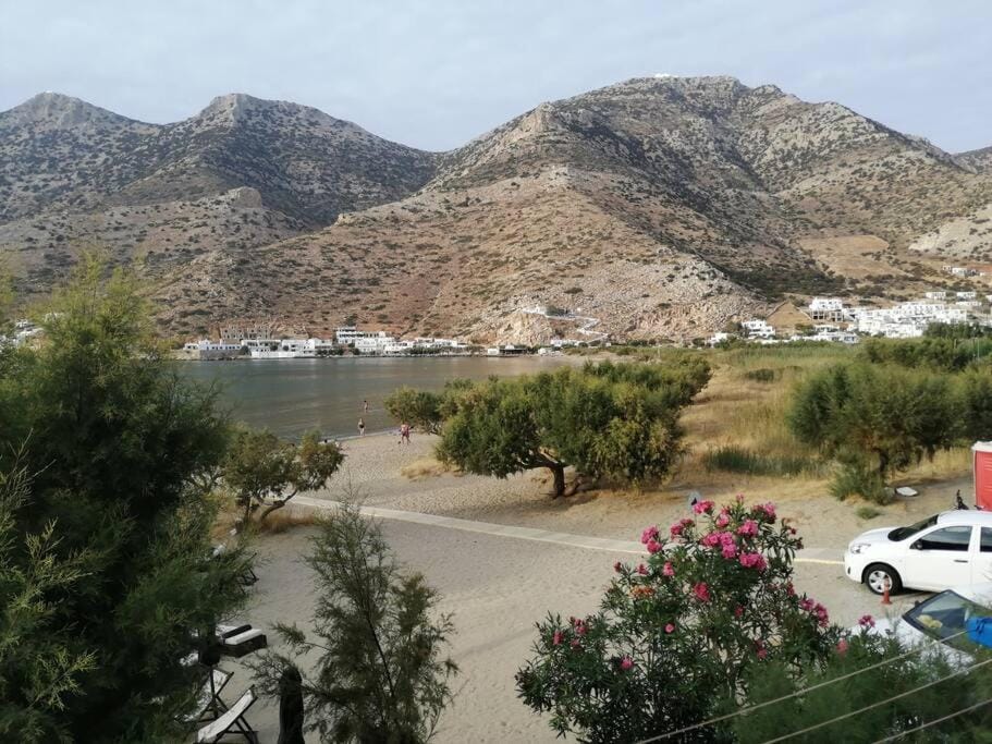 Mountain view, Sea view