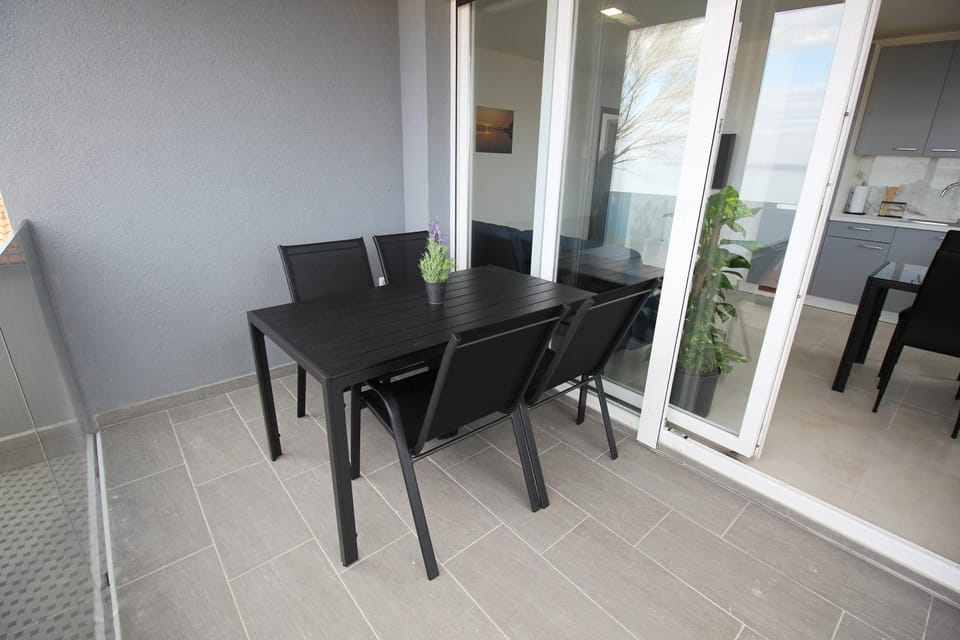 Balcony/Terrace, Dining area
