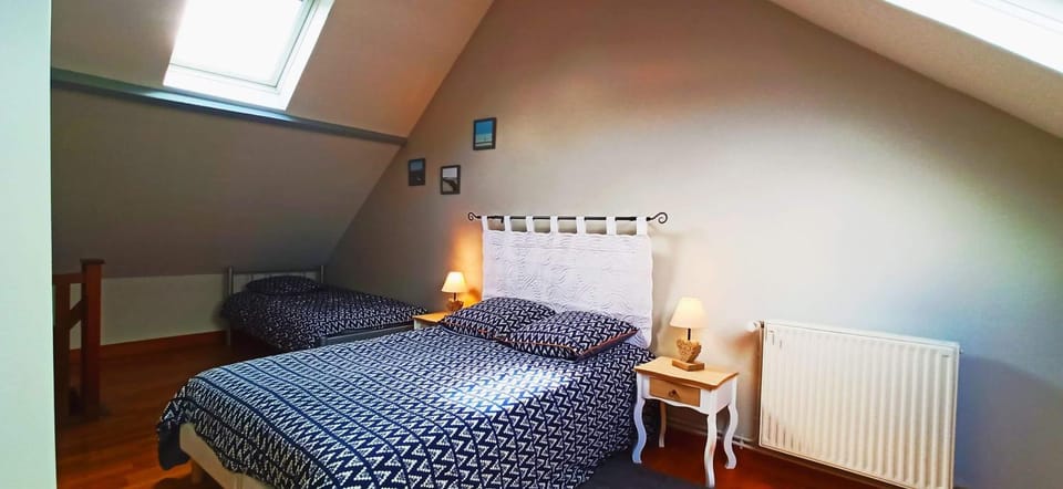Bed, Photo of the whole room