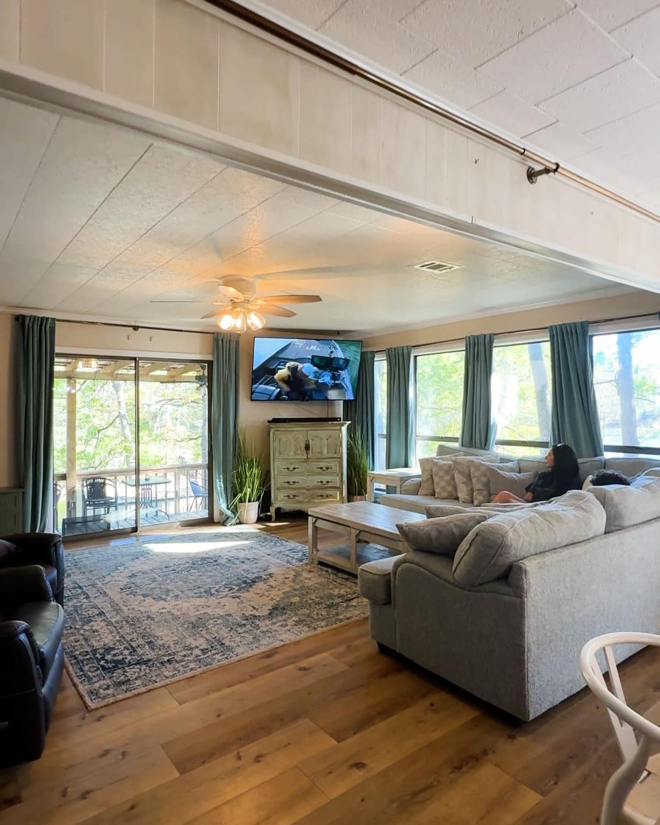 Lakefront 3BR with Bunkhouse and Kayaks, Rowboat Included House in Toledo Bend Reservoir
