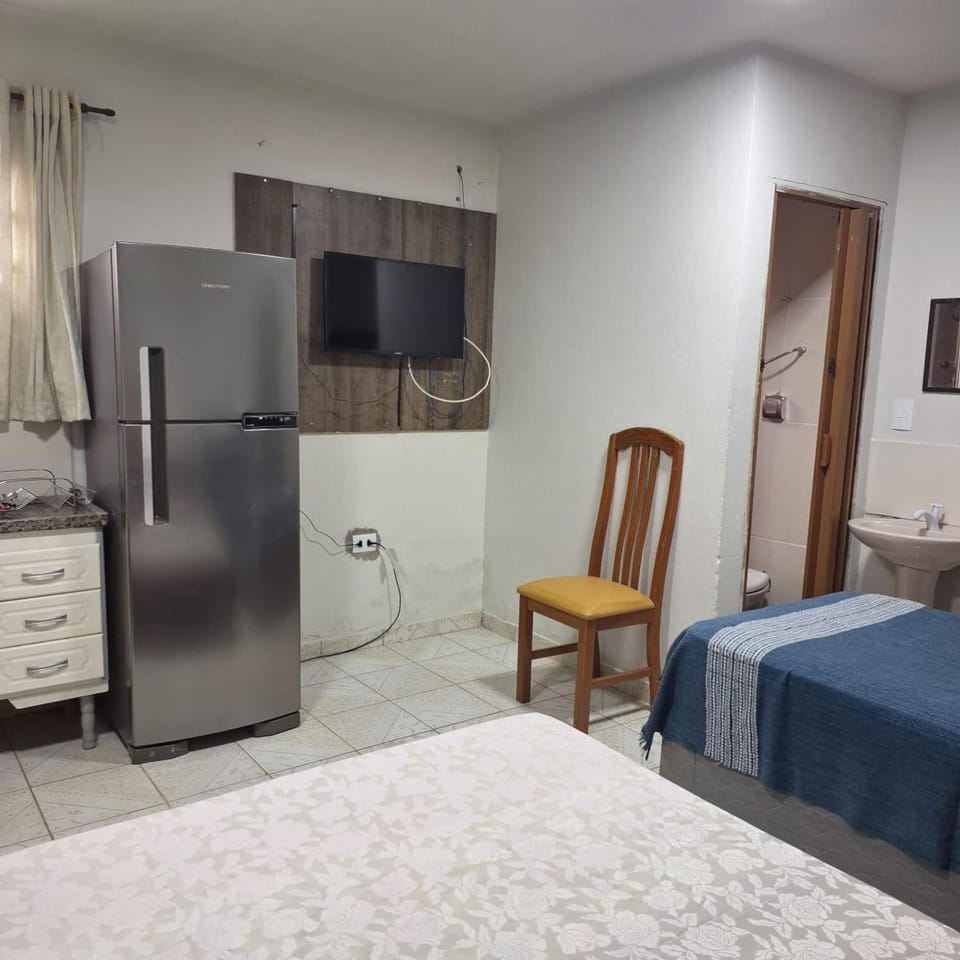 kitnet, com tv,wifi Bed and Breakfast in Sorocaba