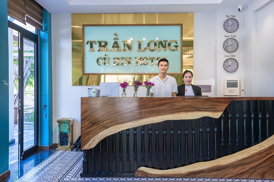 Staff, Lobby or reception, Logo/Certificate/Sign