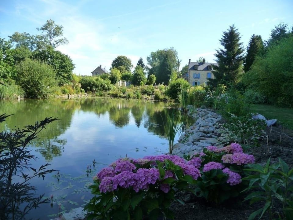 Duplex charmant au cœur du Pays des haras avec jardin paisible et WiFi - FR-1-497-114 House in Normandy