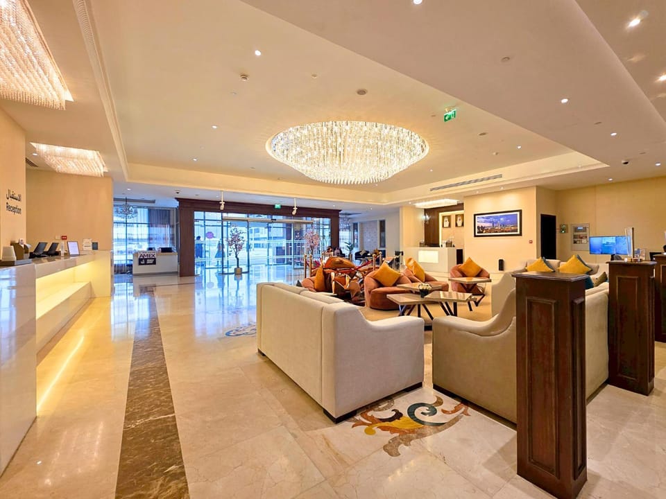 Property building, Lobby or reception, Seating area, concierge