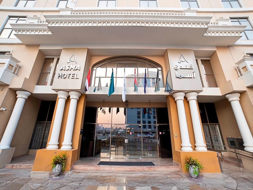 Property building, Restaurant/places to eat, Facade/entrance, Meeting/conference room, Swimming pool, Breakfast