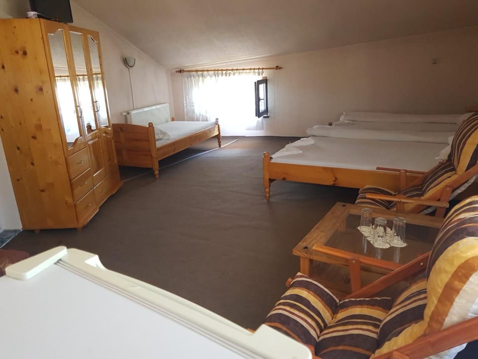 Къща за гости с механа БАДЖО Bed and Breakfast in Decentralized Administration of Macedonia and Thrace