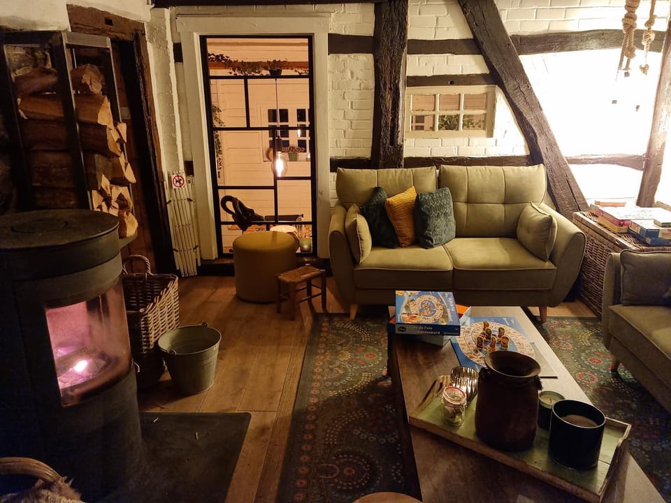 Living room, Seating area