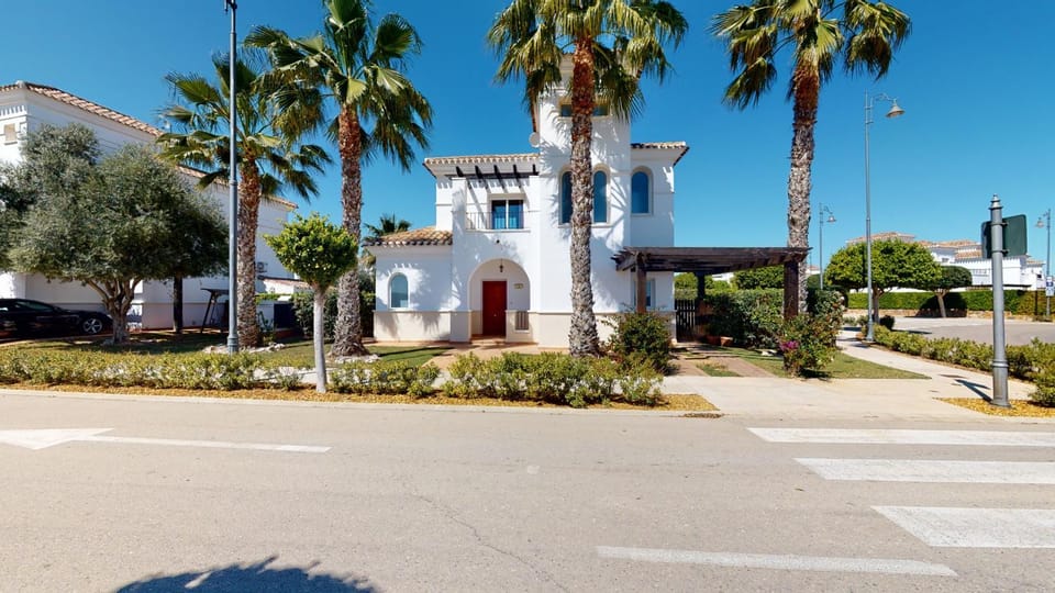 Property building, Facade/entrance, Off site