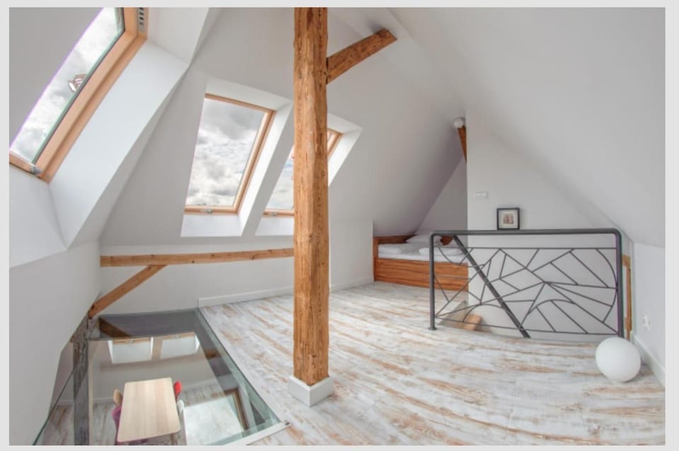 Bed, Floor plan, Bedroom