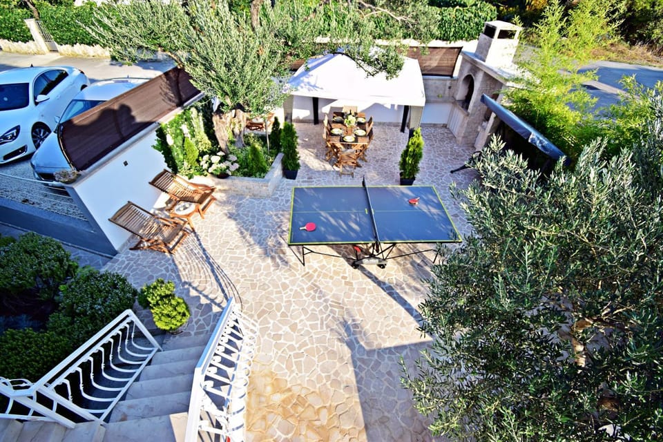 Patio, Table tennis, Parking