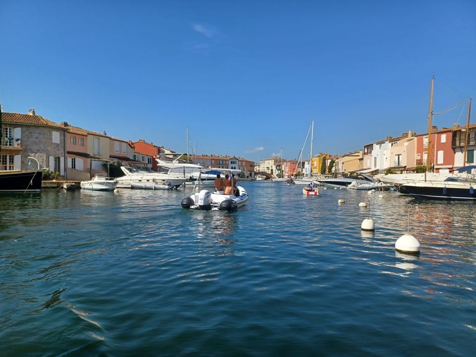 Les pieds dans l'eau Apartment in Grimaud