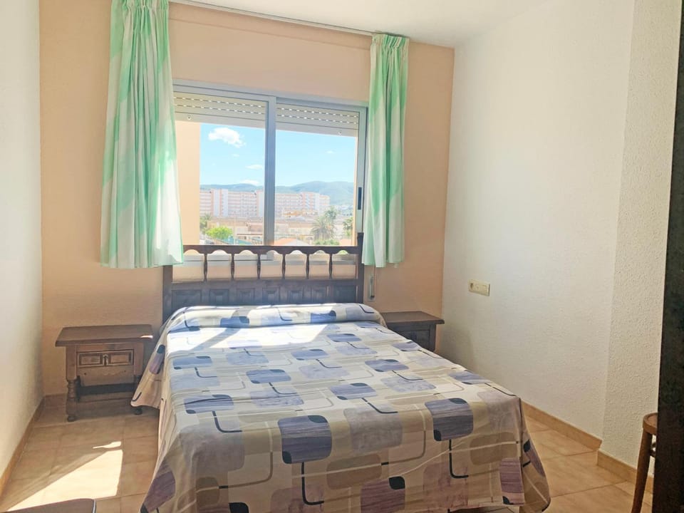 Spring, Bed, Day, Night, Activities, Winter, Summer, Balcony/Terrace, Photo of the whole room, Hiking, Bedroom, Autumn, Swimming pool, Sports, Entertainment, children, children, children, young children, young children, young children, older children, older children, older children, group of guests, group of guests, group of guests, cot, Family, Family, Family, microwave, washing machine, elevator