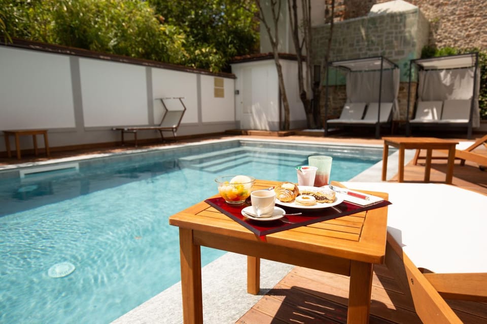 Patio, Food and drinks, Pool view, Swimming pool, Breakfast, Continental breakfast, sunbed