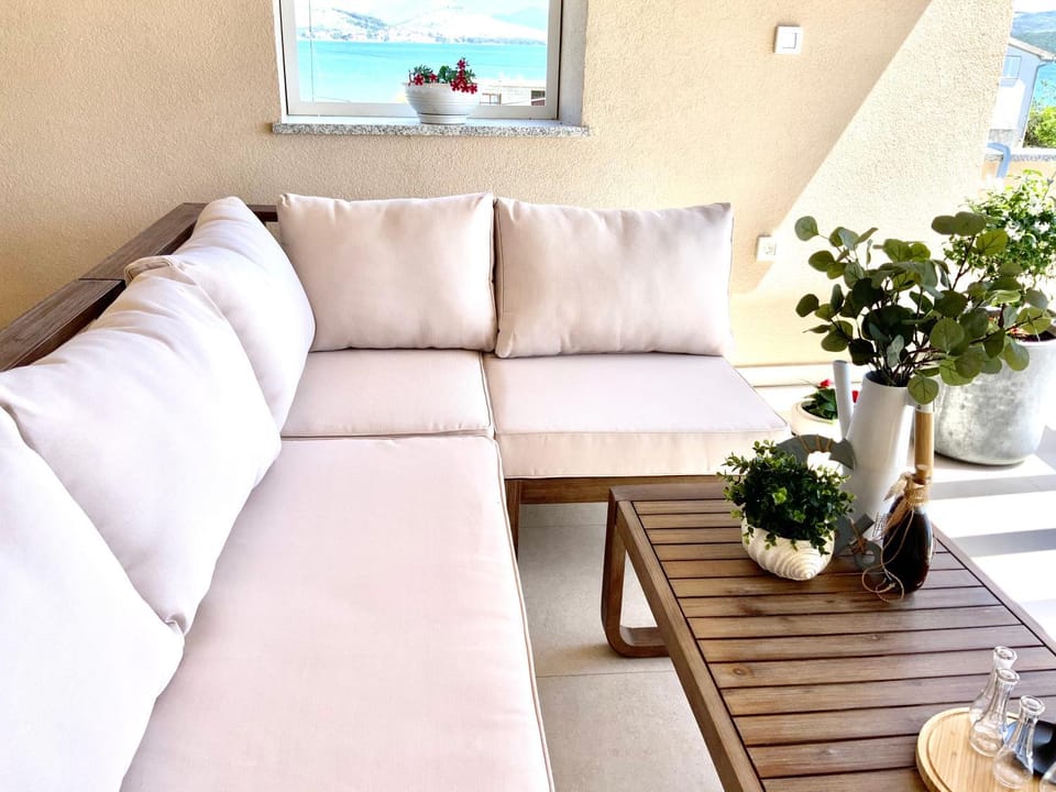 Seating area, Sea view