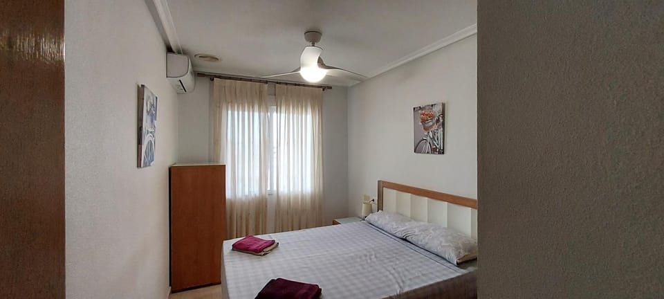 Bed, Bedroom, air conditioner