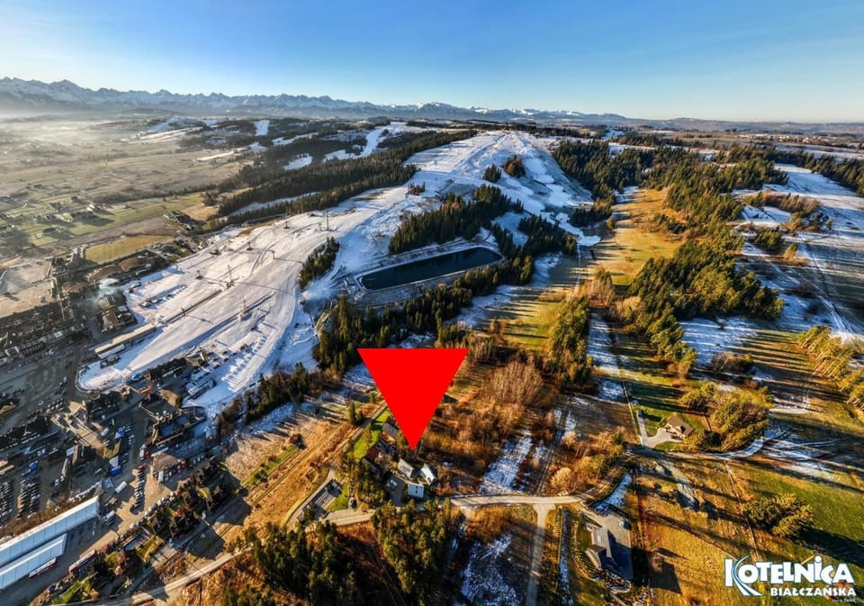 Nearby landmark, Winter