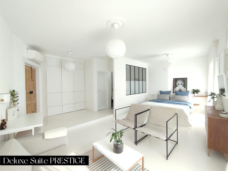Bed, Living room, Bedroom, wardrobe