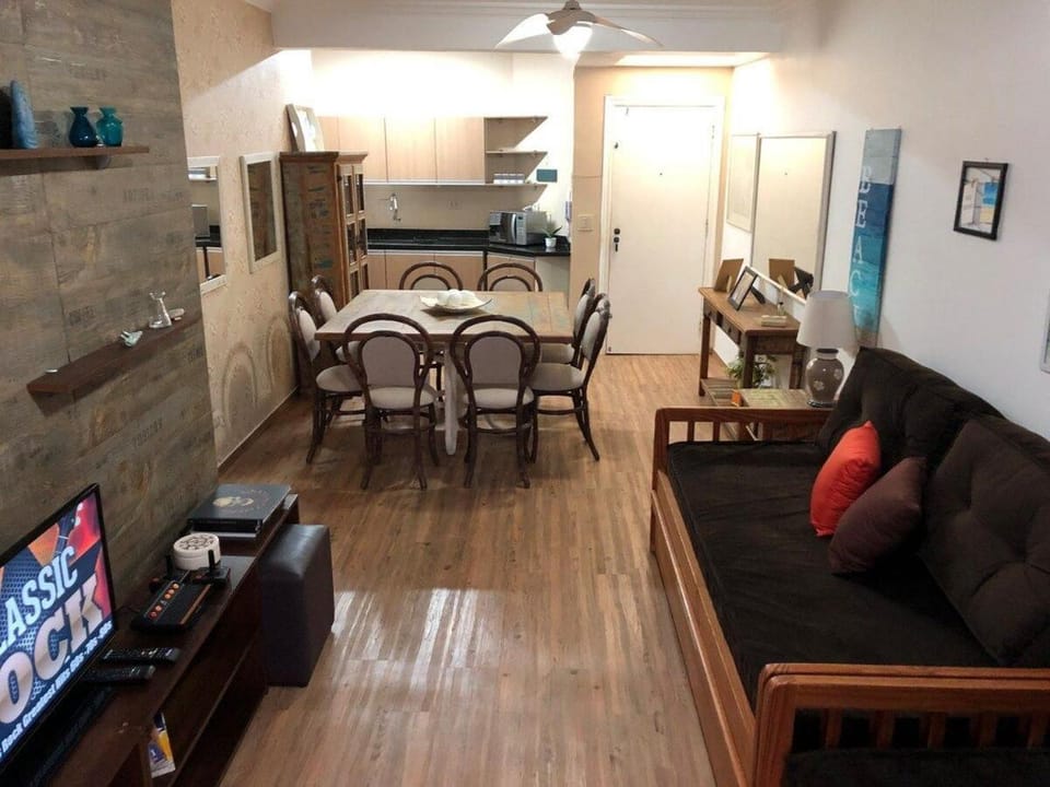 TV and multimedia, Seating area, Dining area