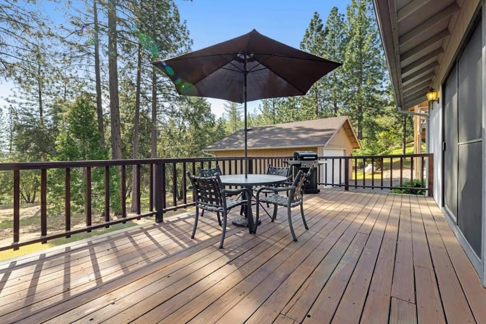 Mountain Springs Lodge House in Groveland