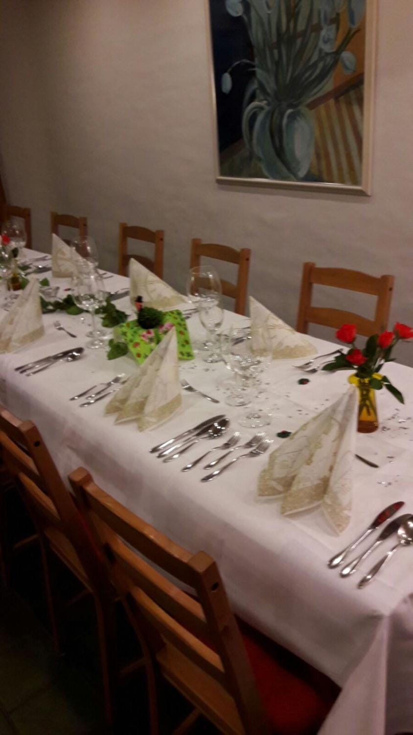 Restaurant/places to eat, Banquet/Function facilities