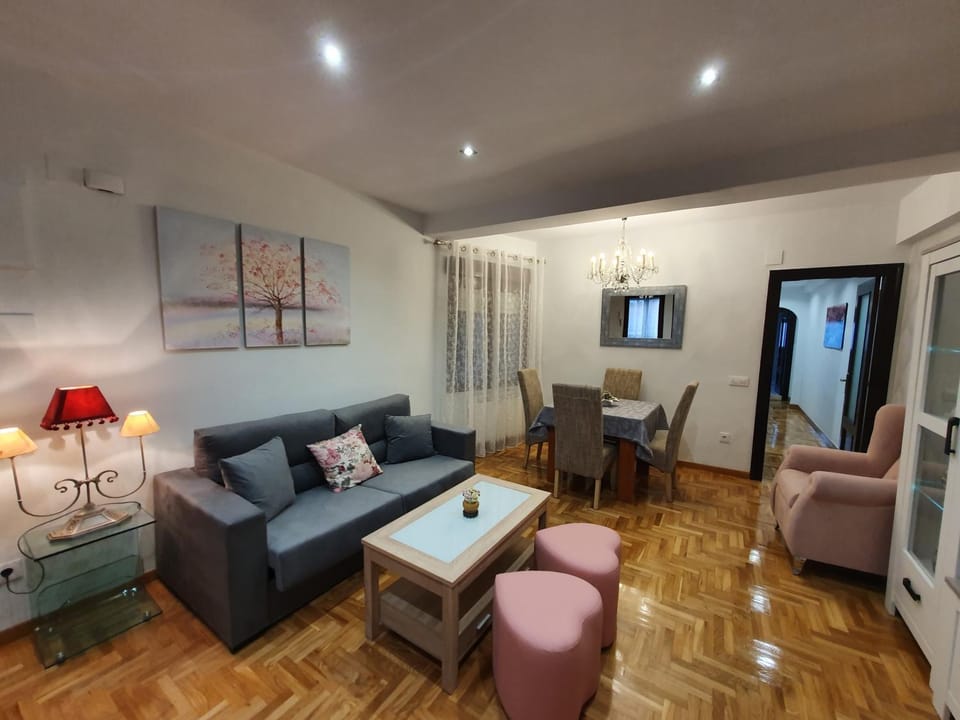 Living room, Lounge or bar