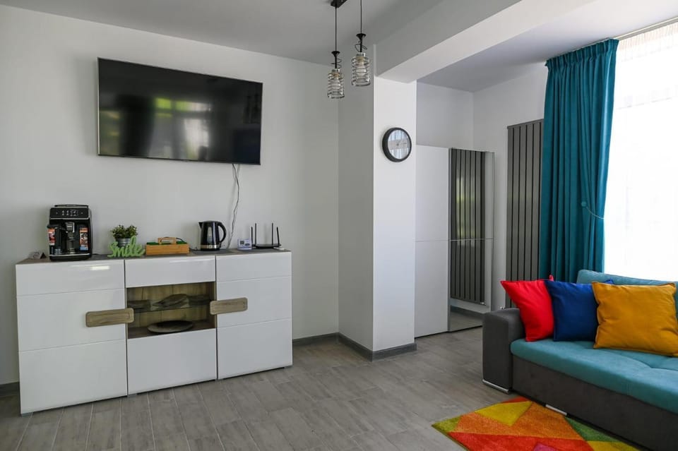 AZURIA - ALLY by the SEA & SPA- Mamaia Nord- private parking-in Alezzi Beach Resort Apartment in Constanța County