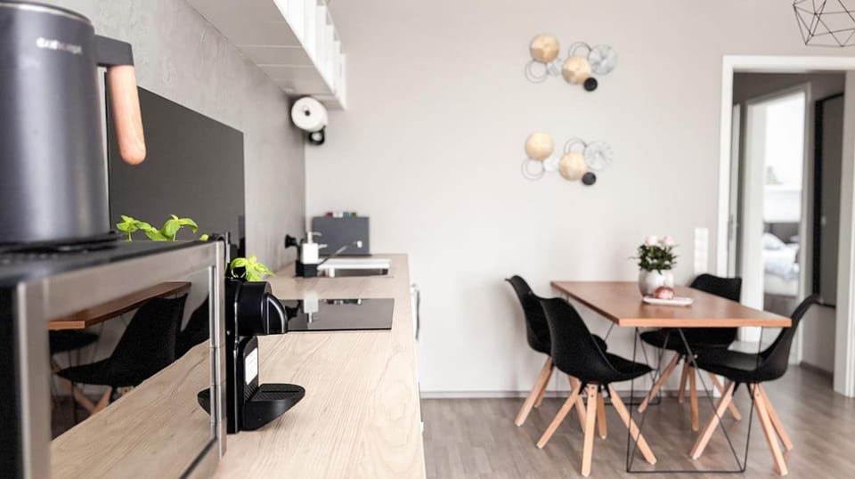 Kitchen or kitchenette, Living room, Seating area, Dining area, pet friendly, kitchen
