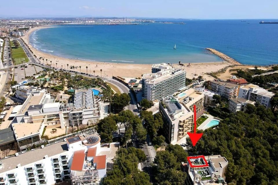 Property building, Natural landscape, Bird's eye view, Beach, Location
