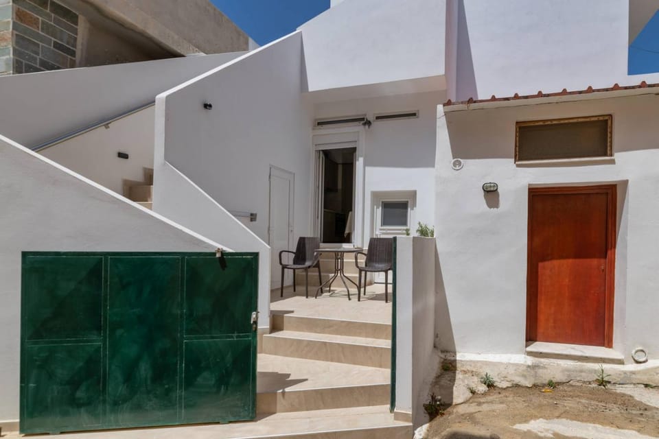 Irini Kalamaki first floor apartment Apartment in Crete