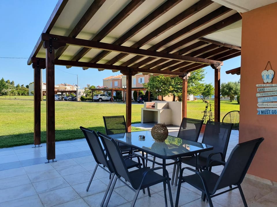 Day, Dining area, Garden view