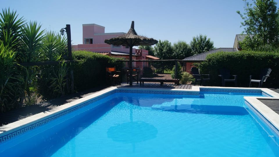 Day, Swimming pool