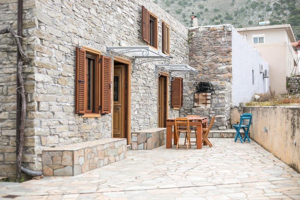 Patio, Day, Mountain view