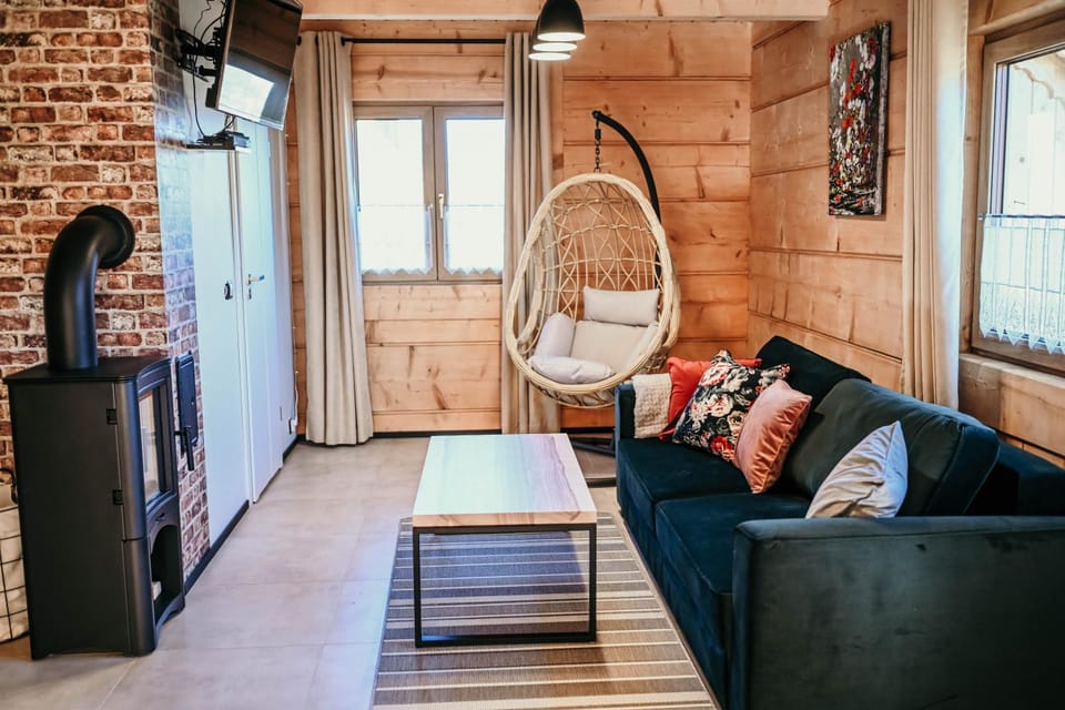 TV and multimedia, Living room, Seating area, Evening entertainment