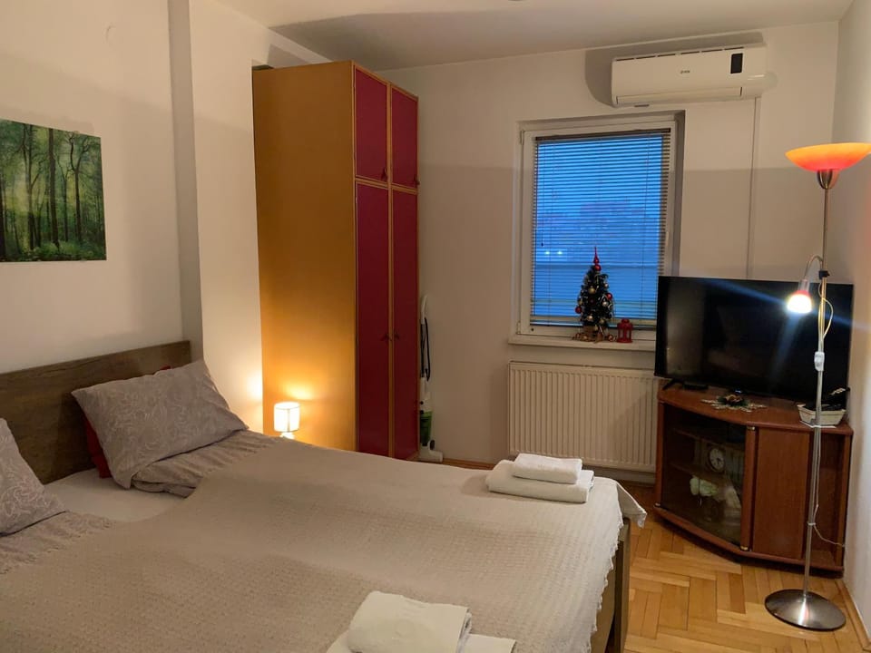 TV and multimedia, Photo of the whole room, towels