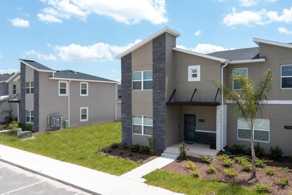 Stunning 5 Bd w/ Pool Close to Disney 2905 House in Kissimmee