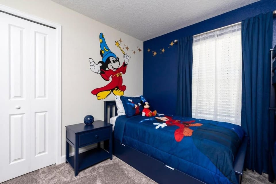 Stunning 5 Bd w/ Pool Close to Disney 2905 House in Kissimmee