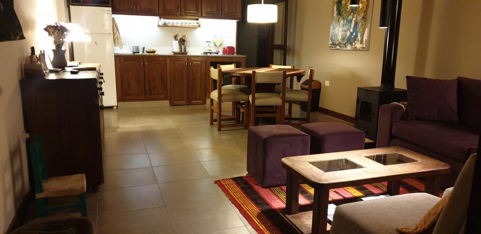 Kitchen or kitchenette, Living room, Seating area, Dining area, kitchen
