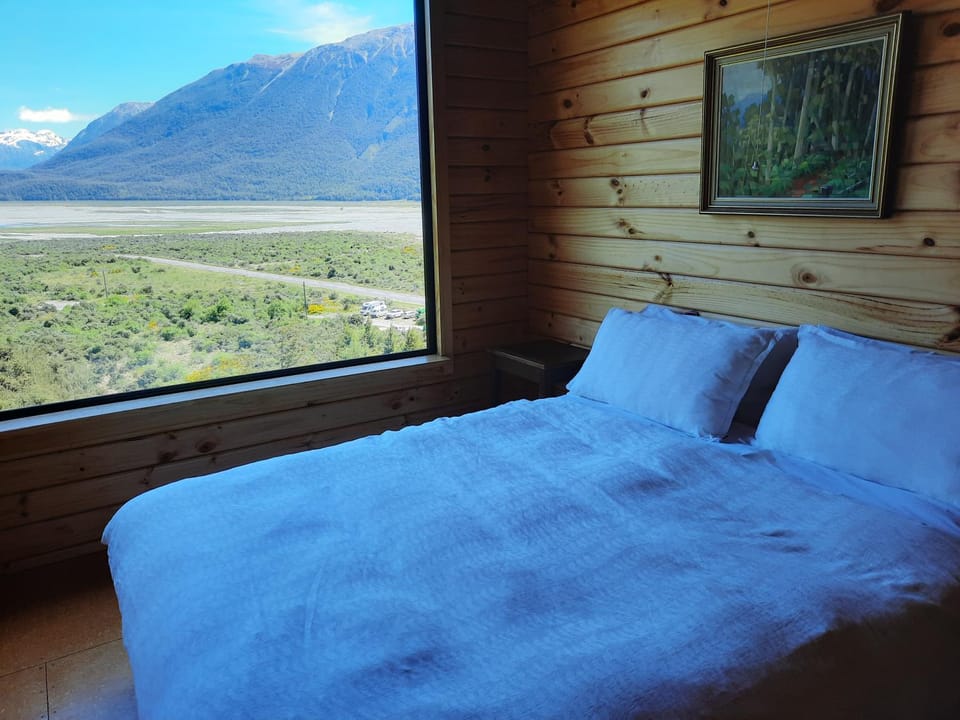 Natural landscape, Bedroom, Mountain view