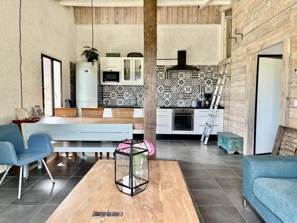 Kitchen or kitchenette, Living room, Dining area, Bedroom