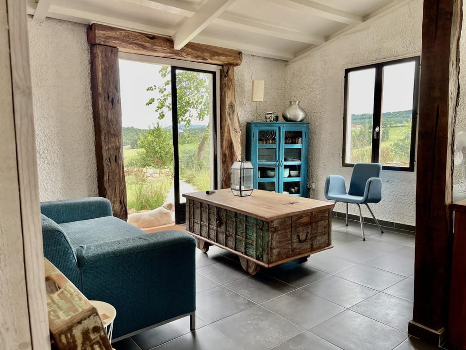 Game Room, Living room, Garden view, Garden view